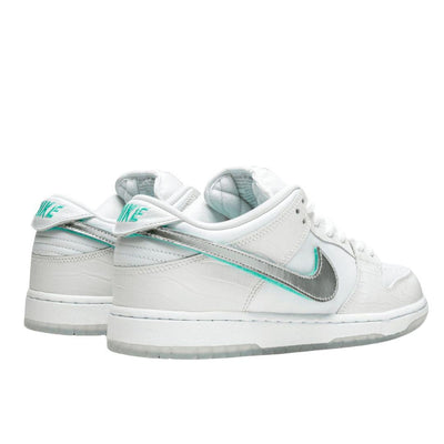 NIKE SB DUNK LOW DIAMOND SUPPLY CO WHITE DIAMOND