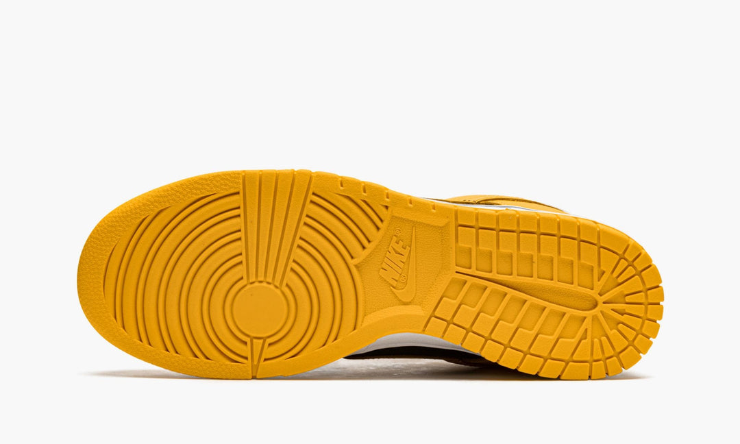 Nike dunk goldenrod sale