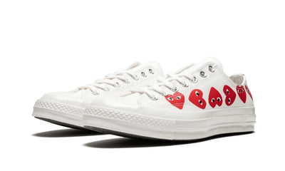 COMME DES GARÇONS PLAY CONVERSE CHUCK TAYLOR LOW MULTI HEART LOGO WHITE